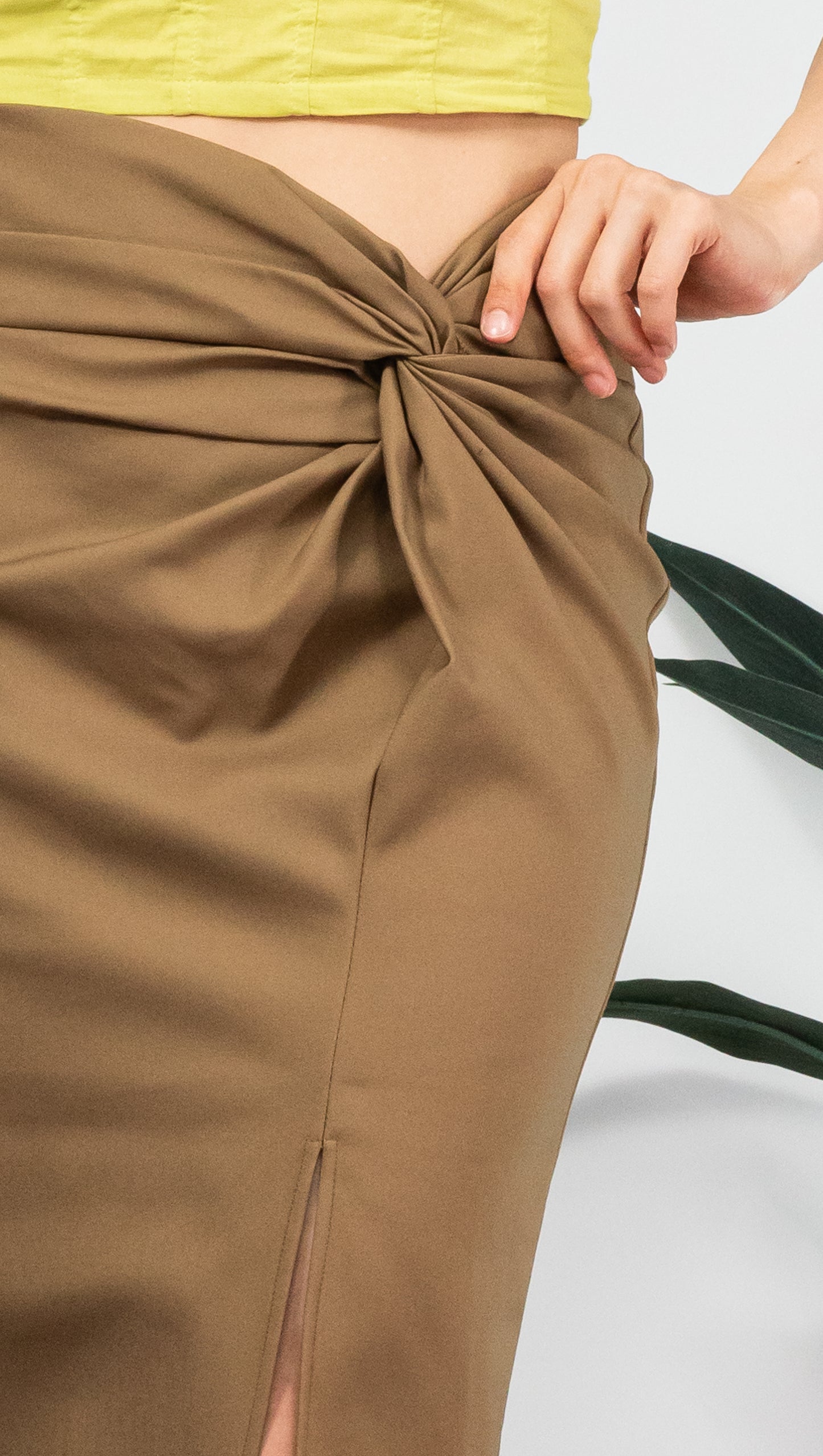 Elyana Skirt (Khaki)